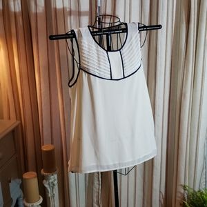 🌻 3/$20 Chloe K Sheer Sleeveless Blouse Large